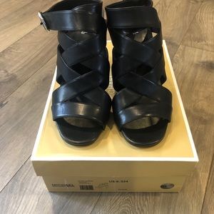NEW Michael Kors Black Alana Sandal
